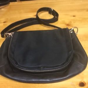 🛍Gorgeous Kiss Me Couture Black Purse